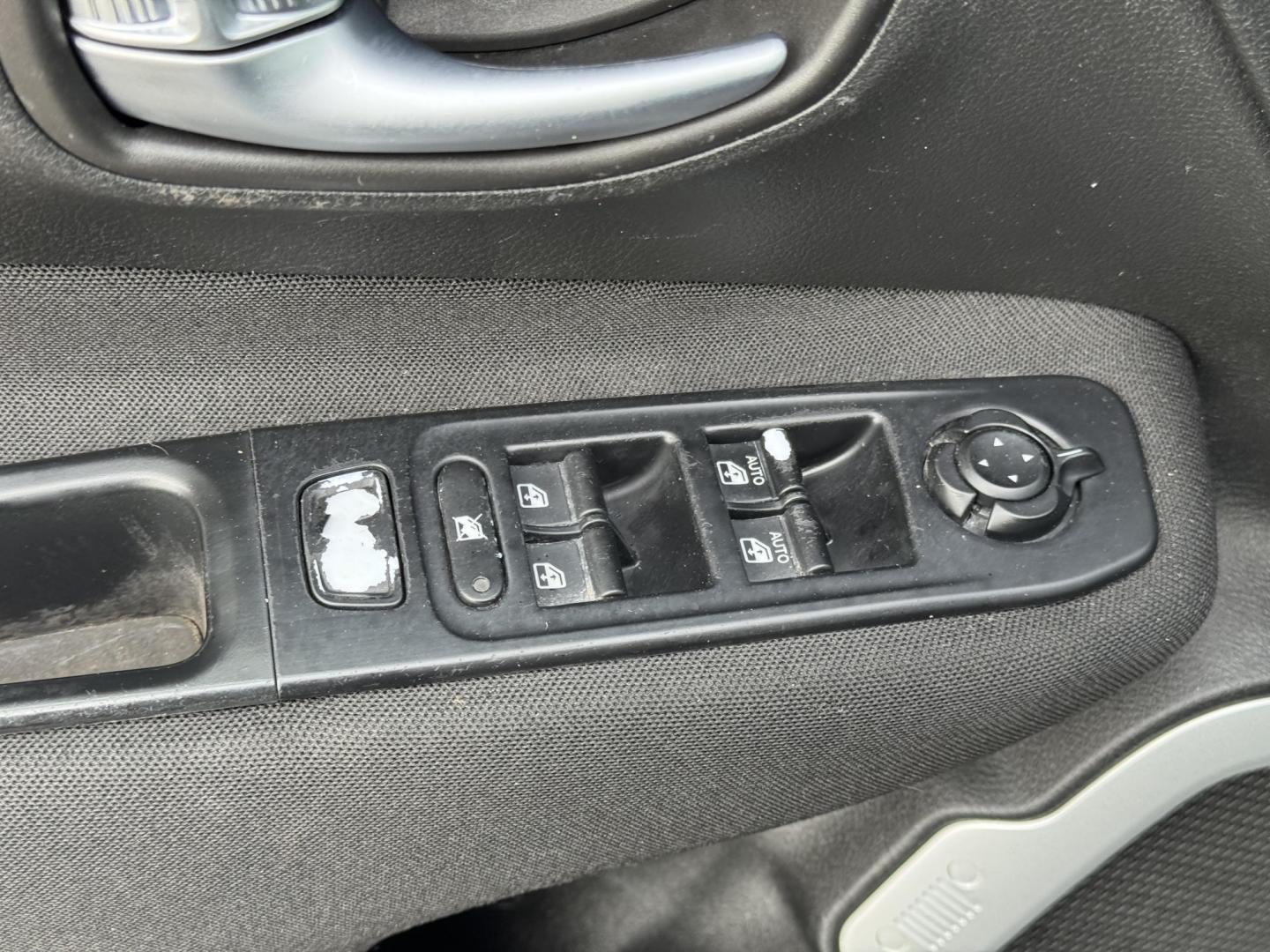 2018 Gray Jeep Renegade (ZACCJABB3JP) with an 4-Cyl, MultiAir, 2.4L engine, Automatic, 9-Spd transmission, located at 8008 Warden Rd, Sherwood, AR, 72120, (501) 801-6100, 34.830078, -92.186684 - Photo#13