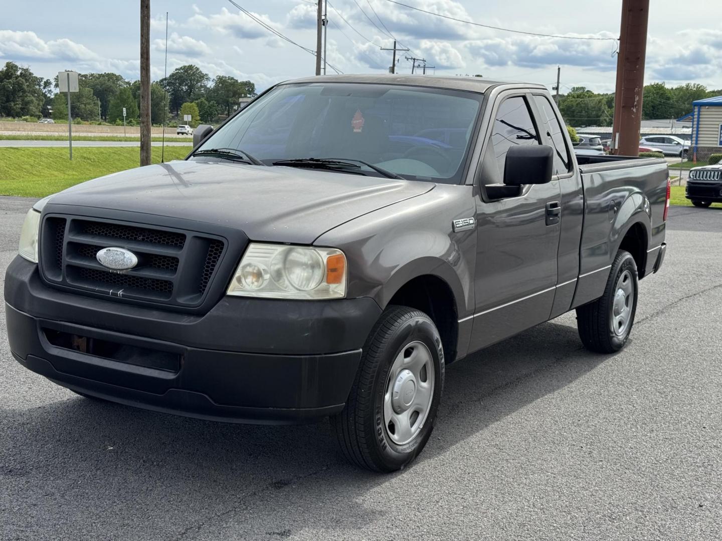 2008 Gray Ford F150 Regular Cab (1FTRF12228K) with an V8, 4.6 Liter engine, Automatic, 4-Spd w/Overdrive transmission, located at 8008 Warden Rd, Sherwood, AR, 72120, (501) 801-6100, 34.830078, -92.186684 - Photo#3