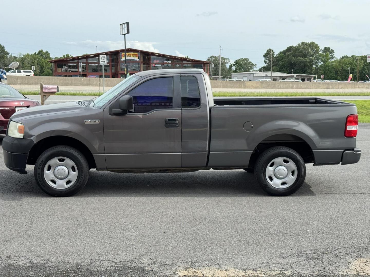 2008 Gray Ford F150 Regular Cab (1FTRF12228K) with an V8, 4.6 Liter engine, Automatic, 4-Spd w/Overdrive transmission, located at 8008 Warden Rd, Sherwood, AR, 72120, (501) 801-6100, 34.830078, -92.186684 - Photo#4