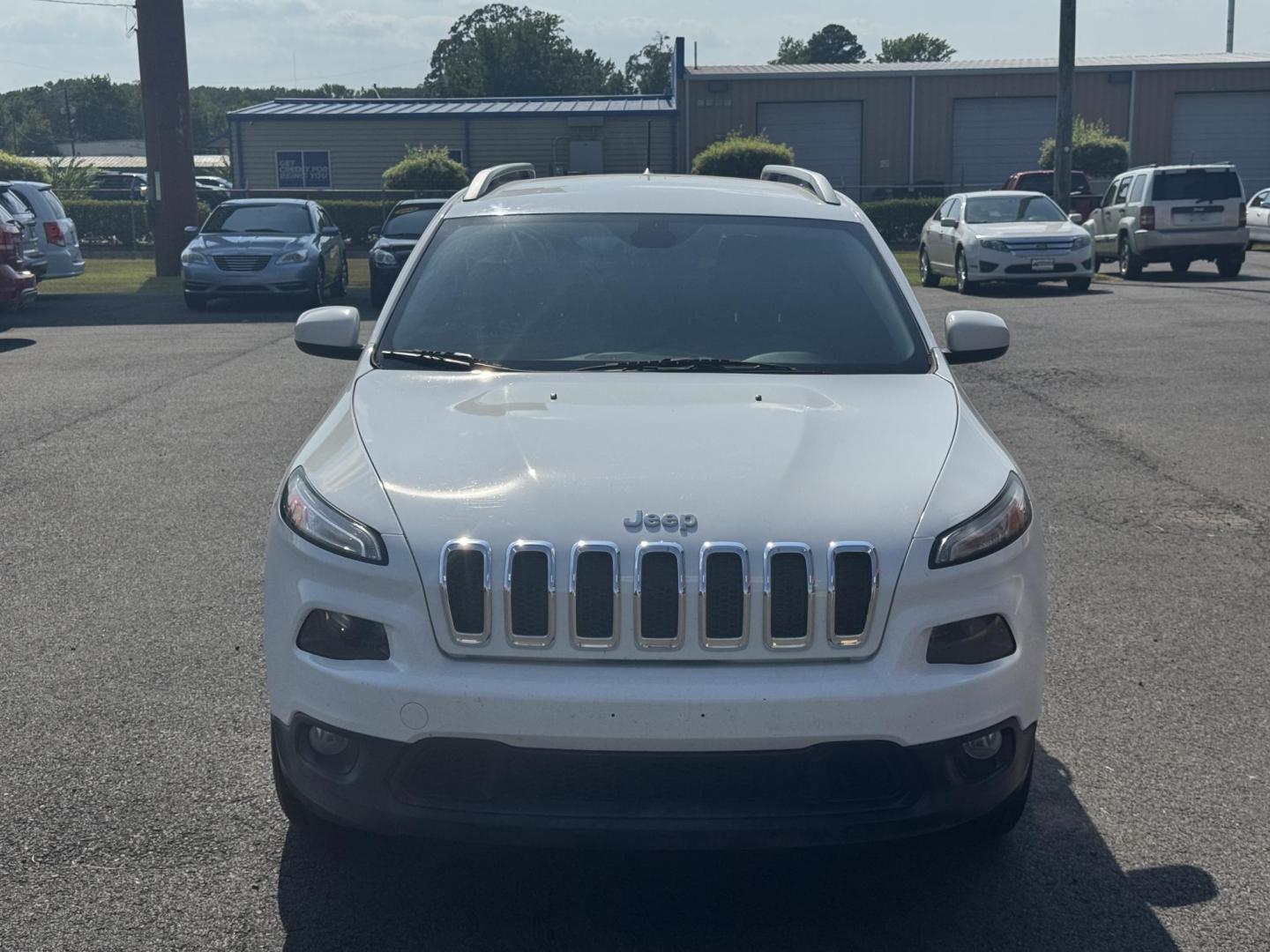 2015 White Jeep Cherokee (1C4PJLCS4FW) with an V6, 3.2 Liter engine, Automatic, 9-Spd transmission, located at 8008 Warden Rd, Sherwood, AR, 72120, (501) 801-6100, 34.830078, -92.186684 - Photo#2