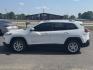 2015 White Jeep Cherokee (1C4PJLCS4FW) with an V6, 3.2 Liter engine, Automatic, 9-Spd transmission, located at 8008 Warden Rd, Sherwood, AR, 72120, (501) 801-6100, 34.830078, -92.186684 - Photo#4