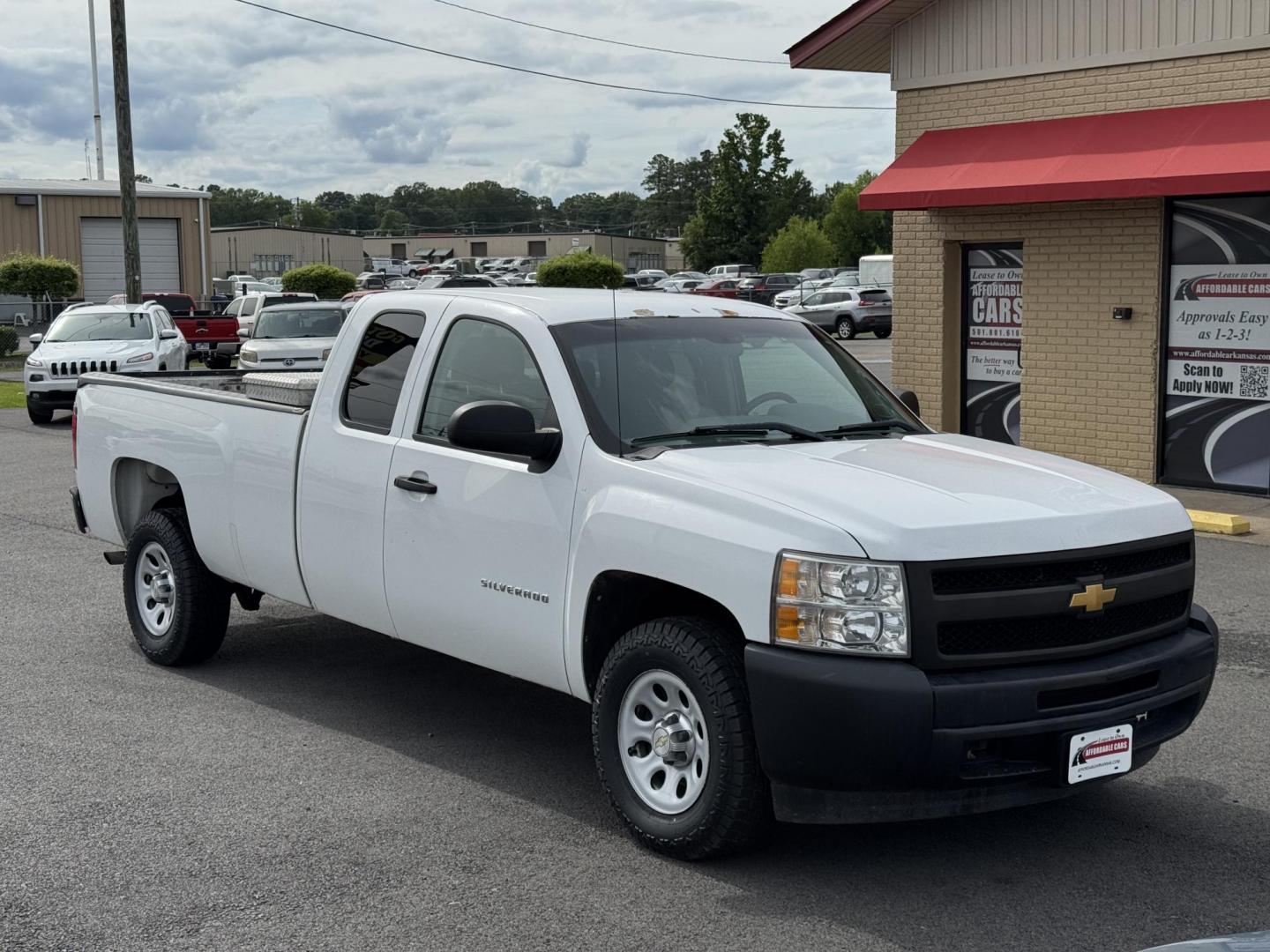 2012 White Chevrolet Silverado 1500 Extended Cab (1GCRCPE06CZ) with an V8, Flex Fuel, 5.3 Liter engine, Automatic, 6-Spd HD w/Overdrive transmission, located at 8008 Warden Rd, Sherwood, AR, 72120, (501) 801-6100, 34.830078, -92.186684 - Photo#1