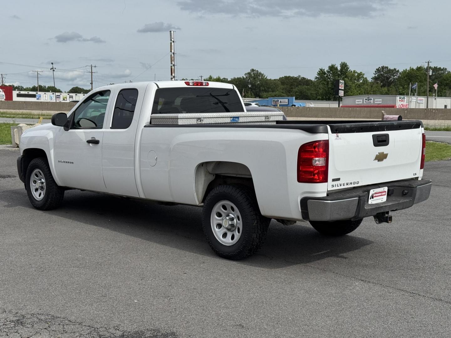 2012 White Chevrolet Silverado 1500 Extended Cab (1GCRCPE06CZ) with an V8, Flex Fuel, 5.3 Liter engine, Automatic, 6-Spd HD w/Overdrive transmission, located at 8008 Warden Rd, Sherwood, AR, 72120, (501) 801-6100, 34.830078, -92.186684 - Photo#5