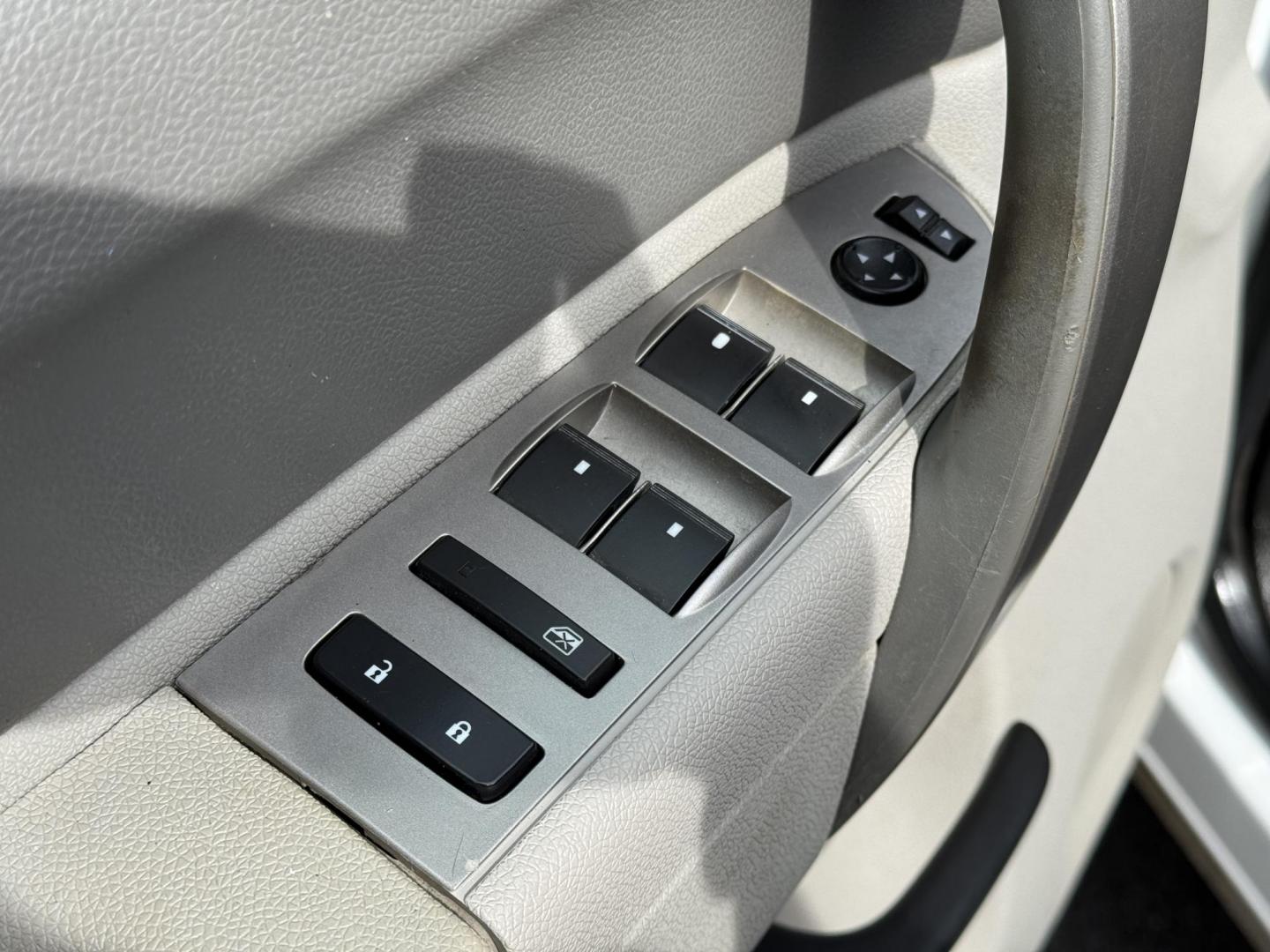 2012 White Chevrolet Silverado 1500 Extended Cab (1GCRCPE06CZ) with an V8, Flex Fuel, 5.3 Liter engine, Automatic, 6-Spd HD w/Overdrive transmission, located at 8008 Warden Rd, Sherwood, AR, 72120, (501) 801-6100, 34.830078, -92.186684 - Photo#12