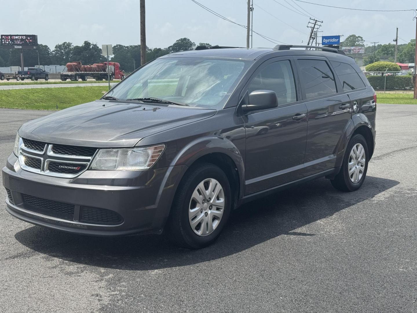 2017 Gray Dodge Journey (3C4PDCAB9HT) with an 4-Cyl, 2.4 Liter engine, Auto, 4-Spd AutoStick transmission, located at 8008 Warden Rd, Sherwood, AR, 72120, (501) 801-6100, 34.830078, -92.186684 - Photo#3