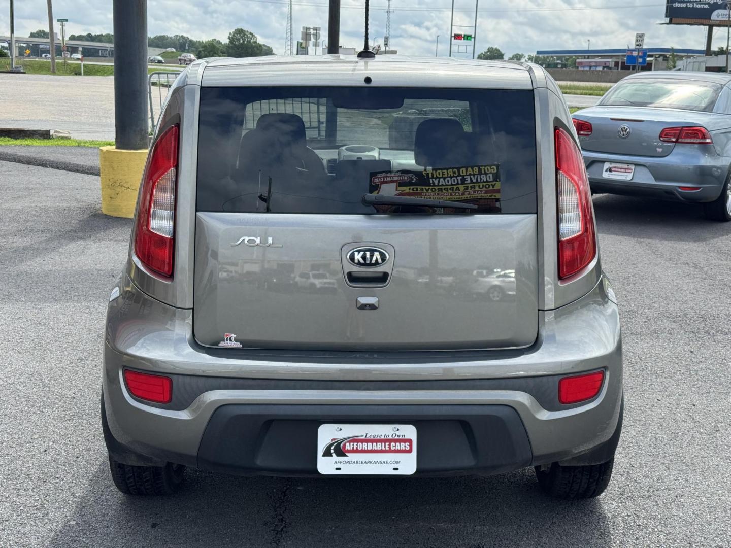 2013 Silver Kia Soul (KNDJT2A68D7) with an 4-Cyl, 2.0 Liter engine, Automatic, 6-Spd transmission, located at 8008 Warden Rd, Sherwood, AR, 72120, (501) 801-6100, 34.830078, -92.186684 - Photo#6