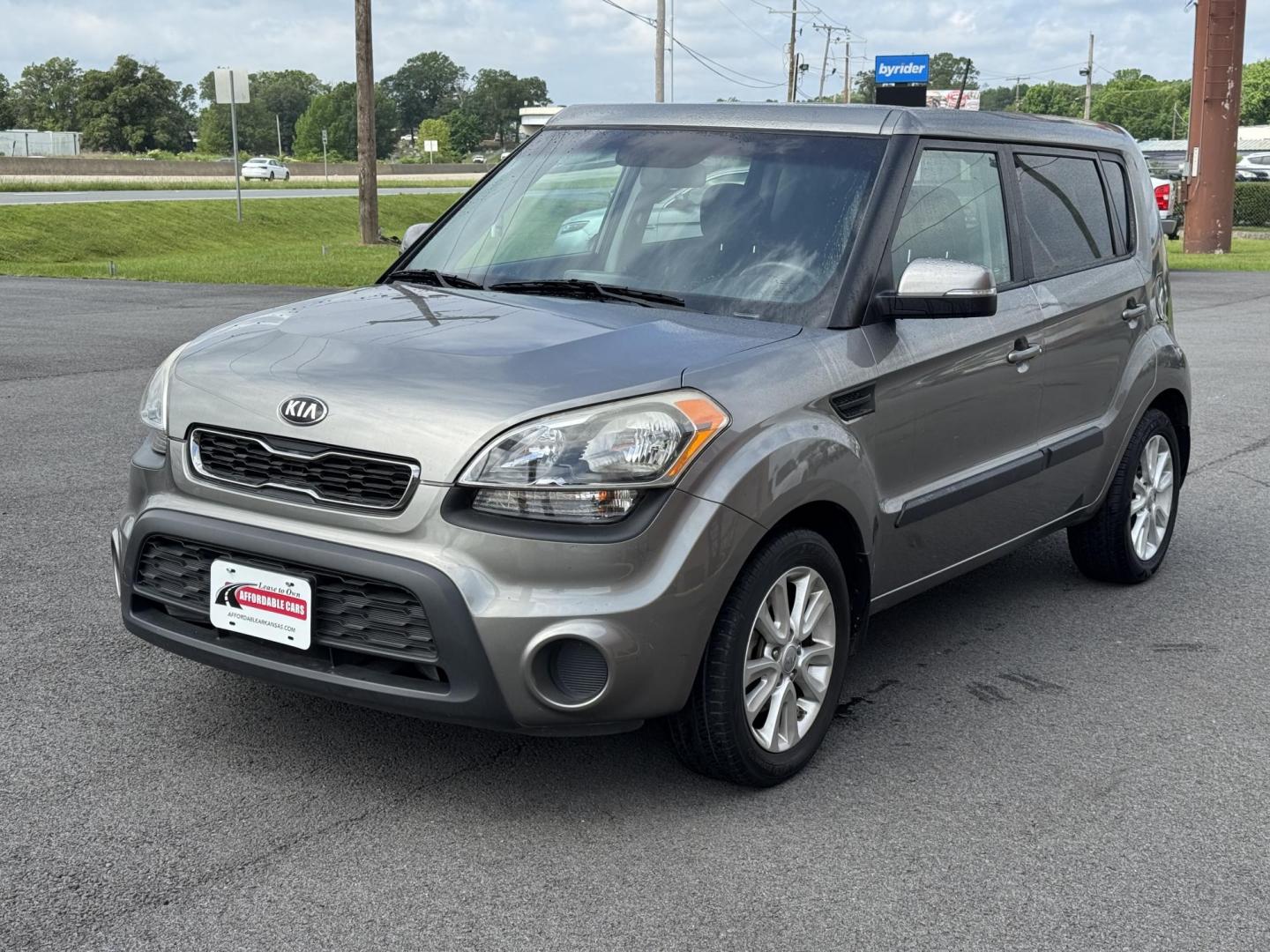 2013 Silver Kia Soul (KNDJT2A68D7) with an 4-Cyl, 2.0 Liter engine, Automatic, 6-Spd transmission, located at 8008 Warden Rd, Sherwood, AR, 72120, (501) 801-6100, 34.830078, -92.186684 - Photo#3