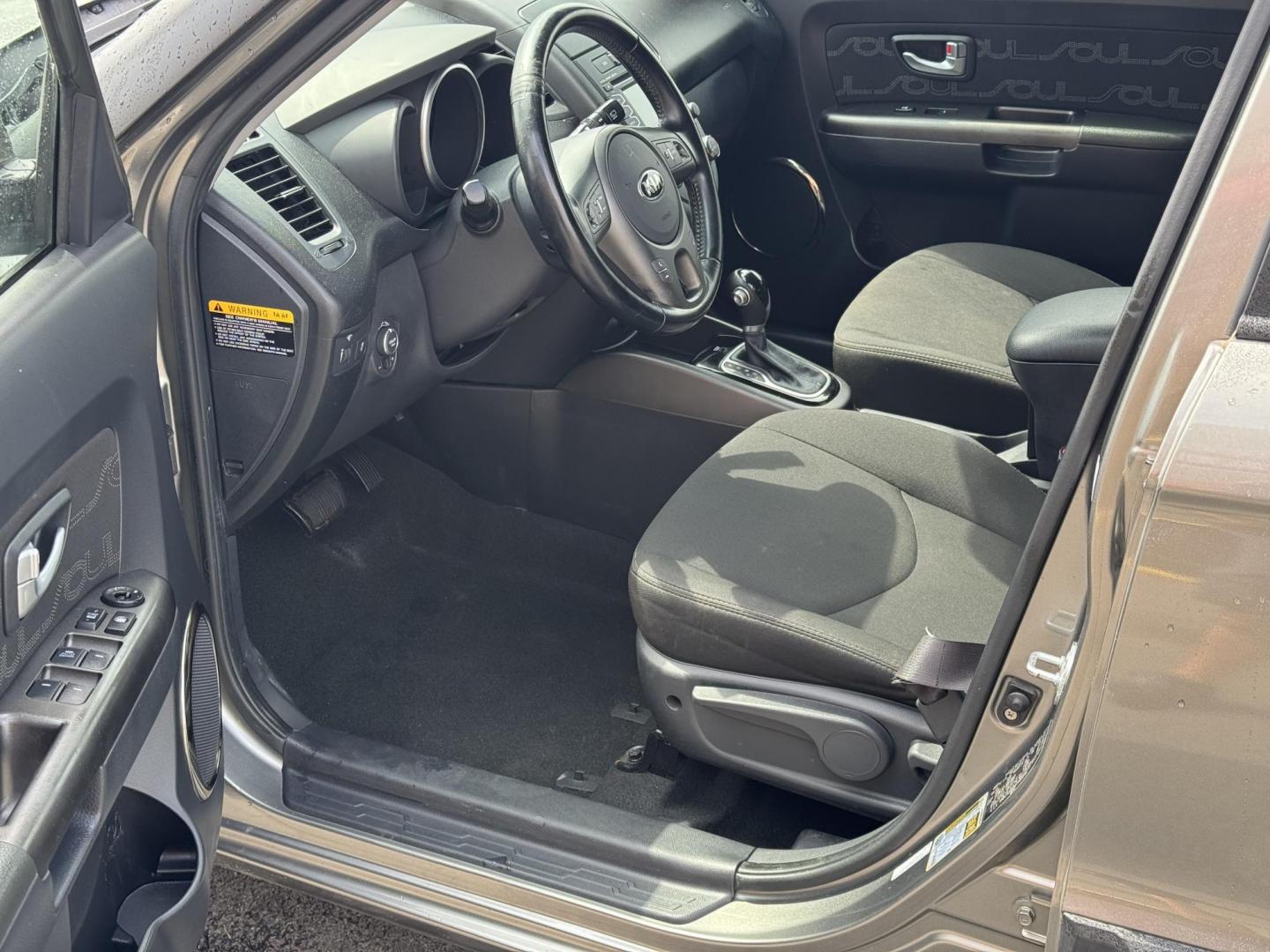 2013 Silver Kia Soul (KNDJT2A68D7) with an 4-Cyl, 2.0 Liter engine, Automatic, 6-Spd transmission, located at 8008 Warden Rd, Sherwood, AR, 72120, (501) 801-6100, 34.830078, -92.186684 - Photo#12