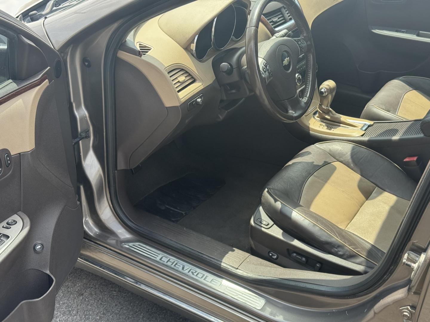 2010 Beige Chevrolet Malibu (1G1ZE5E7XAF) with an V6, 3.6 Liter engine, Auto, 6-Spd Overdrive and TAPshft transmission, located at 8008 Warden Rd, Sherwood, AR, 72120, (501) 801-6100, 34.830078, -92.186684 - Photo#10