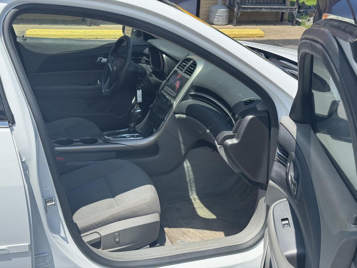 2013 White Chevrolet Malibu (1G11B5SA3DF) with an 4-Cyl, 2.5 Liter engine, Auto, 6-Spd w/OD and Man Md transmission, located at 8008 Warden Rd, Sherwood, AR, 72120, (501) 801-6100, 34.830078, -92.186684 - Photo#8