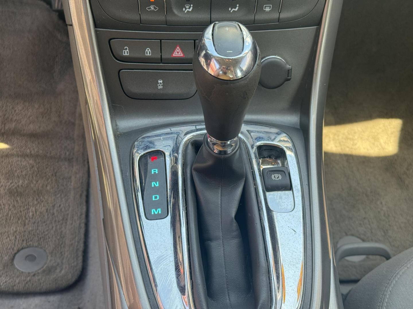 2013 White Chevrolet Malibu (1G11B5SA3DF) with an 4-Cyl, 2.5 Liter engine, Auto, 6-Spd w/OD and Man Md transmission, located at 8008 Warden Rd, Sherwood, AR, 72120, (501) 801-6100, 34.830078, -92.186684 - Photo#15