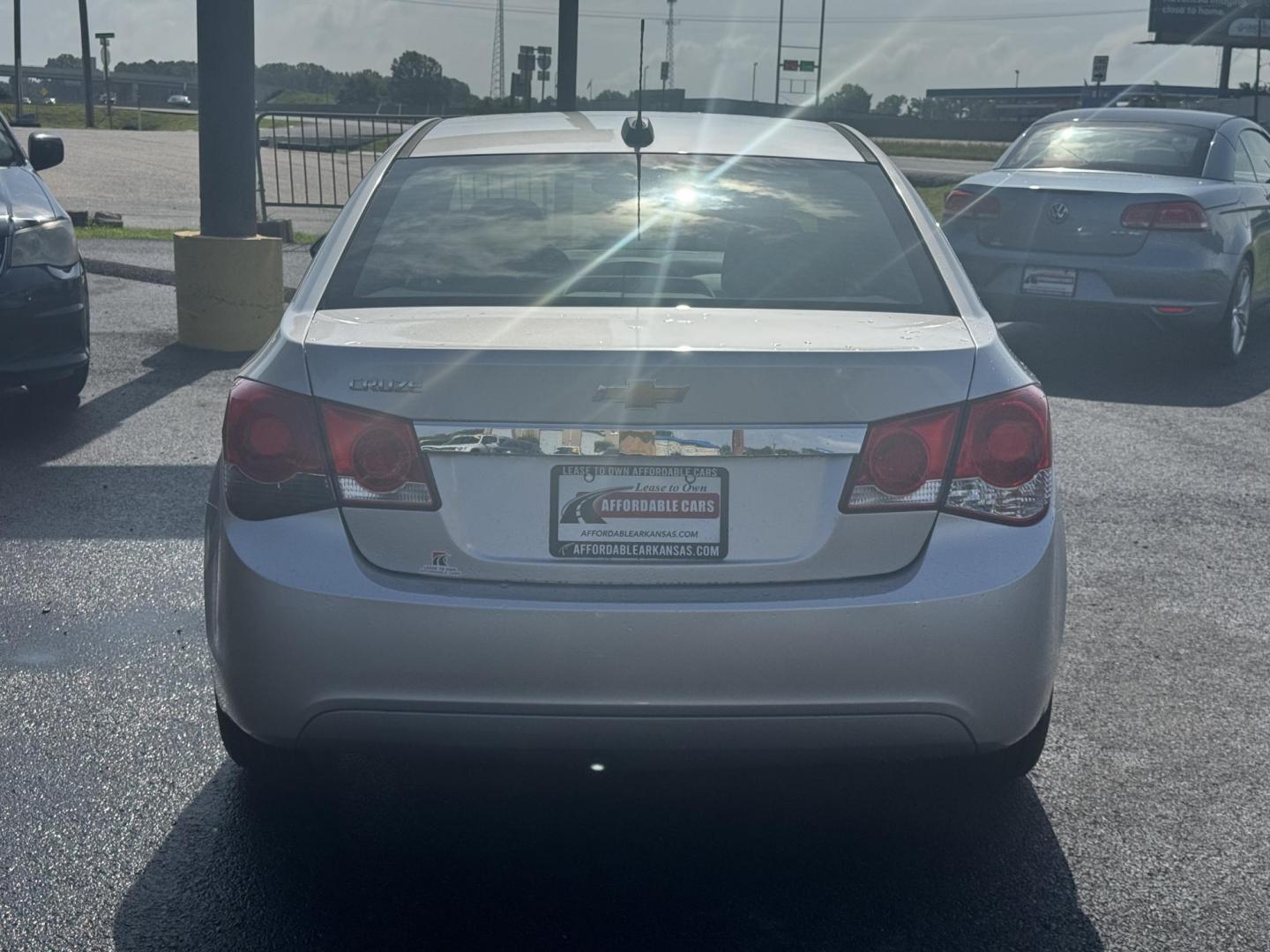 2016 Silver Chevrolet Cruze Limited (1G1PC5SHXG7) with an 4-Cyl, ECOTEC, 1.8 Liter engine, Auto, 6-Spd Overdrive transmission, located at 8008 Warden Rd, Sherwood, AR, 72120, (501) 801-6100, 34.830078, -92.186684 - Photo#6