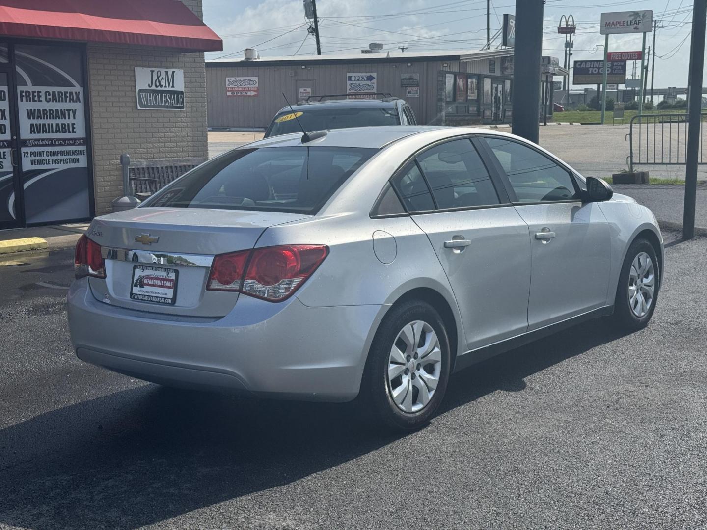 2016 Silver Chevrolet Cruze Limited (1G1PC5SHXG7) with an 4-Cyl, ECOTEC, 1.8 Liter engine, Auto, 6-Spd Overdrive transmission, located at 8008 Warden Rd, Sherwood, AR, 72120, (501) 801-6100, 34.830078, -92.186684 - Photo#7