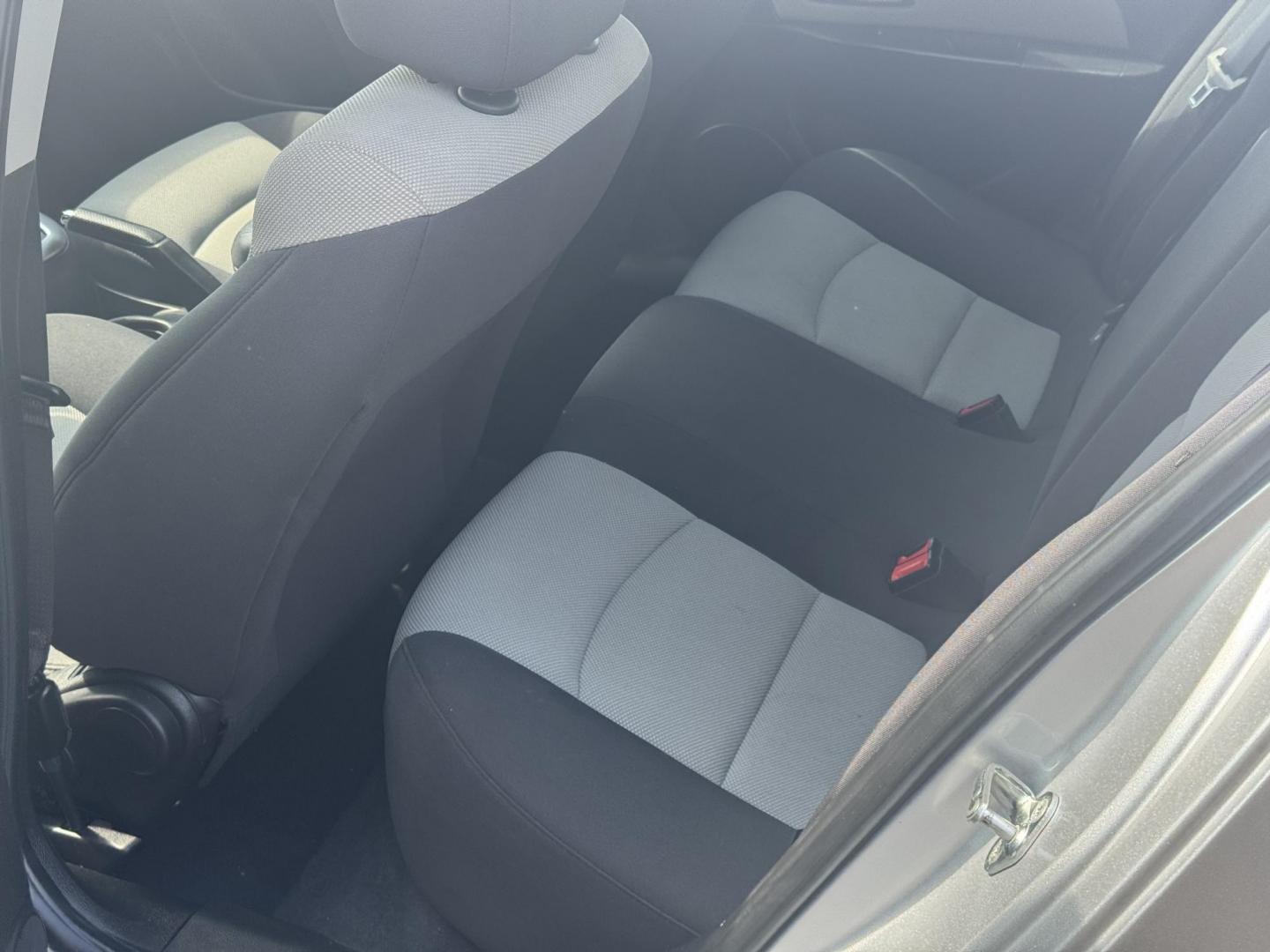 2016 Silver Chevrolet Cruze Limited (1G1PC5SHXG7) with an 4-Cyl, ECOTEC, 1.8 Liter engine, Auto, 6-Spd Overdrive transmission, located at 8008 Warden Rd, Sherwood, AR, 72120, (501) 801-6100, 34.830078, -92.186684 - Photo#10