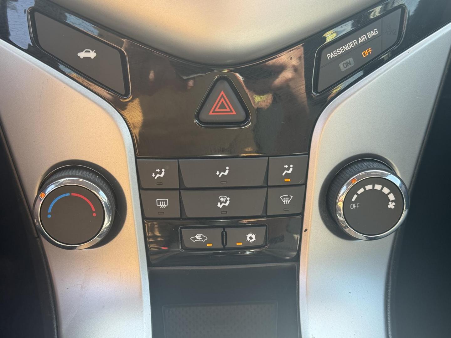 2016 Silver Chevrolet Cruze Limited (1G1PC5SHXG7) with an 4-Cyl, ECOTEC, 1.8 Liter engine, Auto, 6-Spd Overdrive transmission, located at 8008 Warden Rd, Sherwood, AR, 72120, (501) 801-6100, 34.830078, -92.186684 - Photo#19