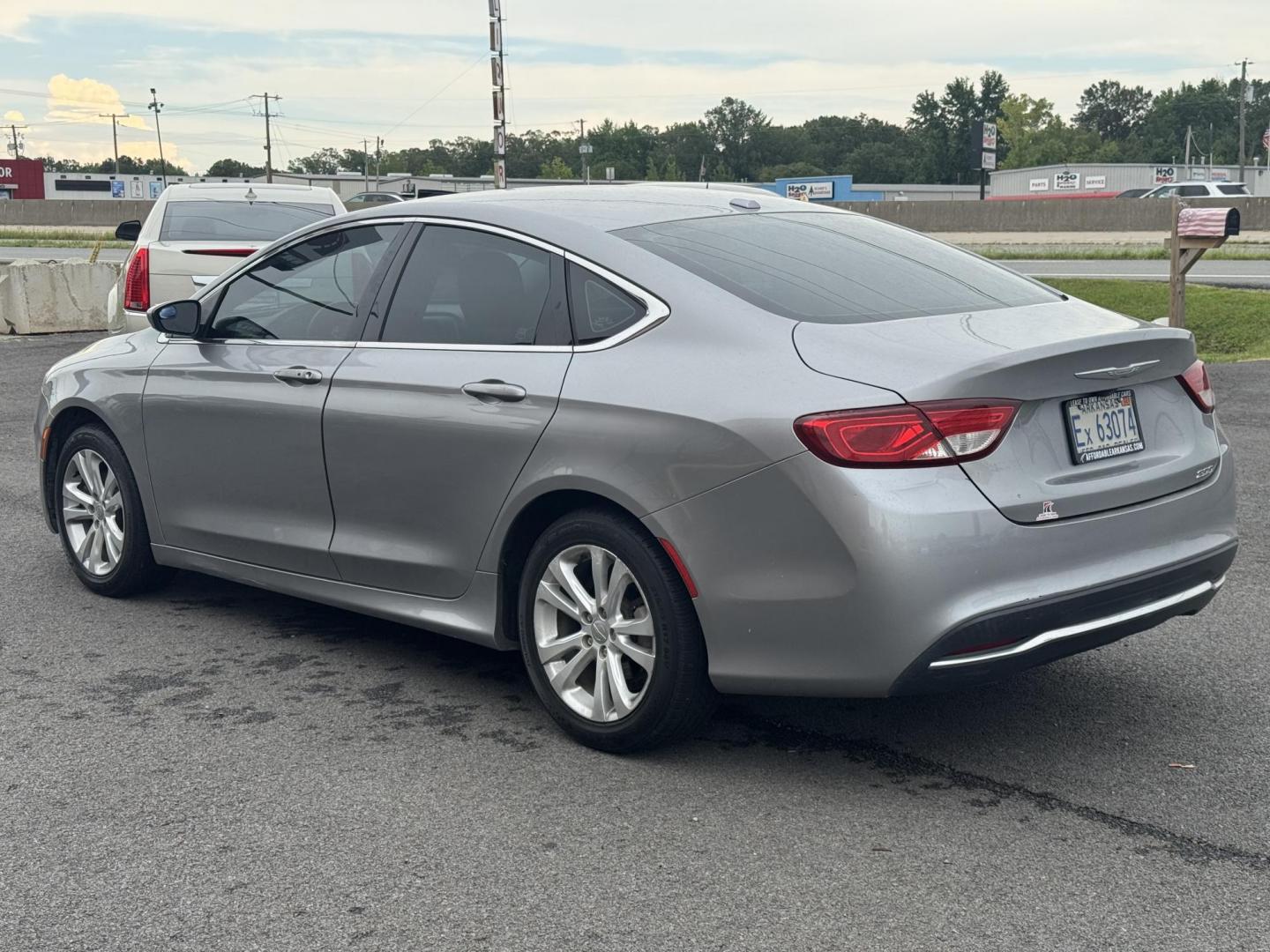 2015 Gray Chrysler 200 (1C3CCCAB7FN) with an 4-Cyl, MultiAir, 2.4L engine, Automatic, 9-Spd transmission, located at 8008 Warden Rd, Sherwood, AR, 72120, (501) 801-6100, 34.830078, -92.186684 - Photo#5