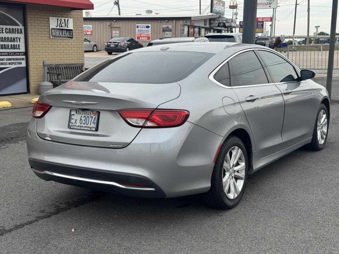 2015 Gray Chrysler 200 (1C3CCCAB7FN) with an 4-Cyl, MultiAir, 2.4L engine, Automatic, 9-Spd transmission, located at 8008 Warden Rd, Sherwood, AR, 72120, (501) 801-6100, 34.830078, -92.186684 - Photo#7