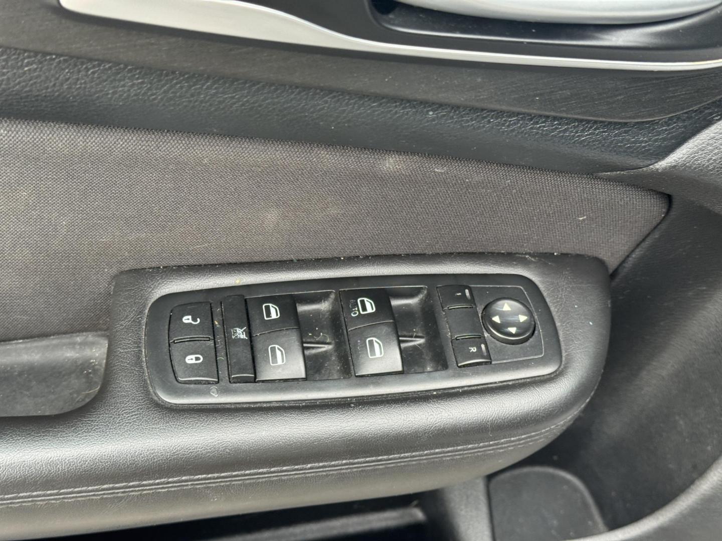 2015 Gray Chrysler 200 (1C3CCCAB7FN) with an 4-Cyl, MultiAir, 2.4L engine, Automatic, 9-Spd transmission, located at 8008 Warden Rd, Sherwood, AR, 72120, (501) 801-6100, 34.830078, -92.186684 - Photo#12