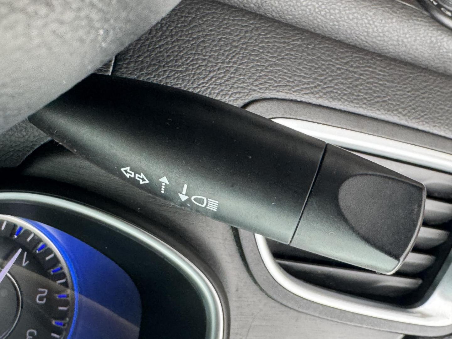 2015 Gray Chrysler 200 (1C3CCCAB7FN) with an 4-Cyl, MultiAir, 2.4L engine, Automatic, 9-Spd transmission, located at 8008 Warden Rd, Sherwood, AR, 72120, (501) 801-6100, 34.830078, -92.186684 - Photo#20
