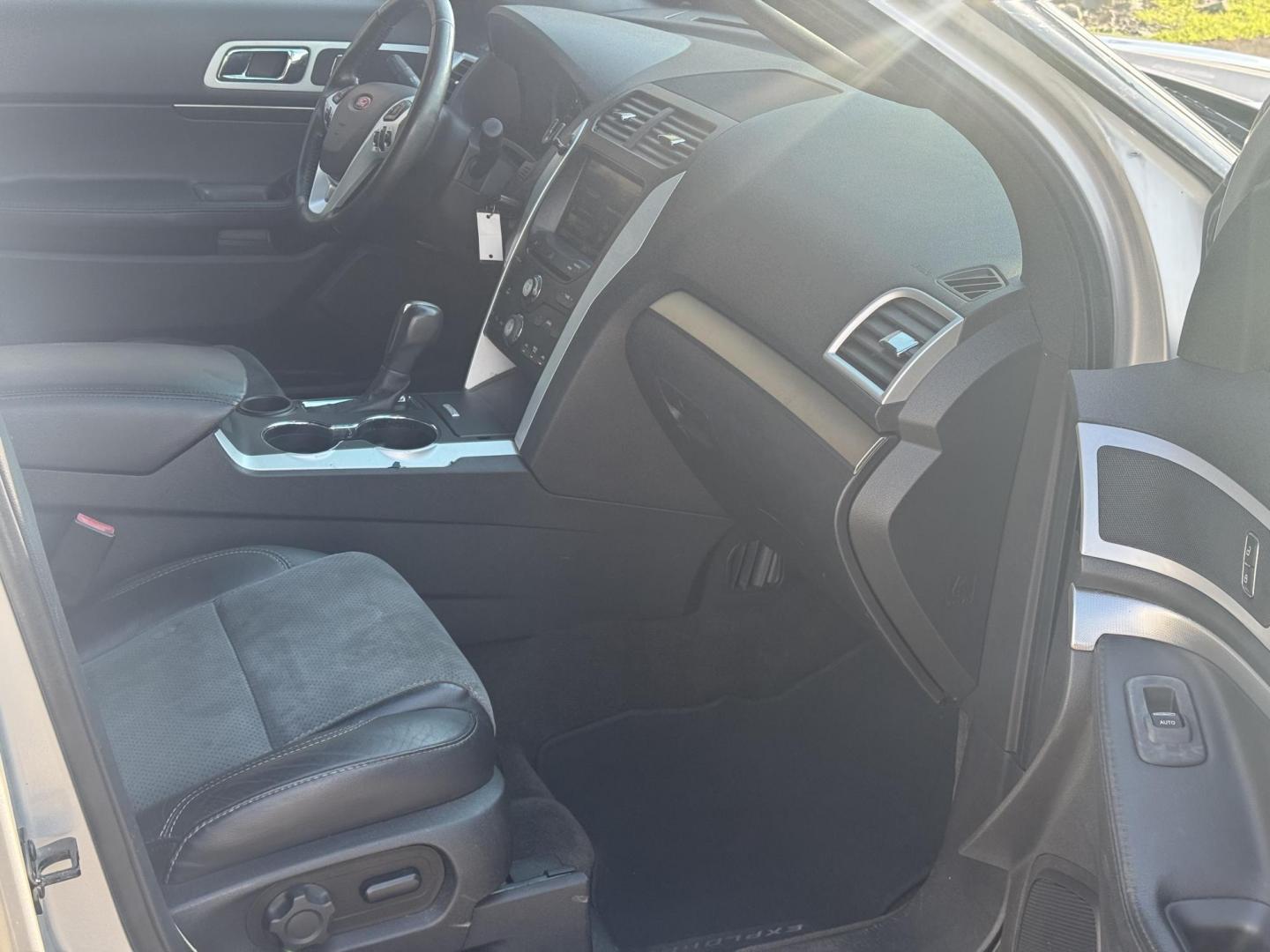 2015 Silver Ford Explorer (1FM5K7D8XFG) with an V6, 3.5 Liter engine, Auto, 6-Spd SelectShift transmission, located at 8008 Warden Rd, Sherwood, AR, 72120, (501) 801-6100, 34.830078, -92.186684 - Photo#8