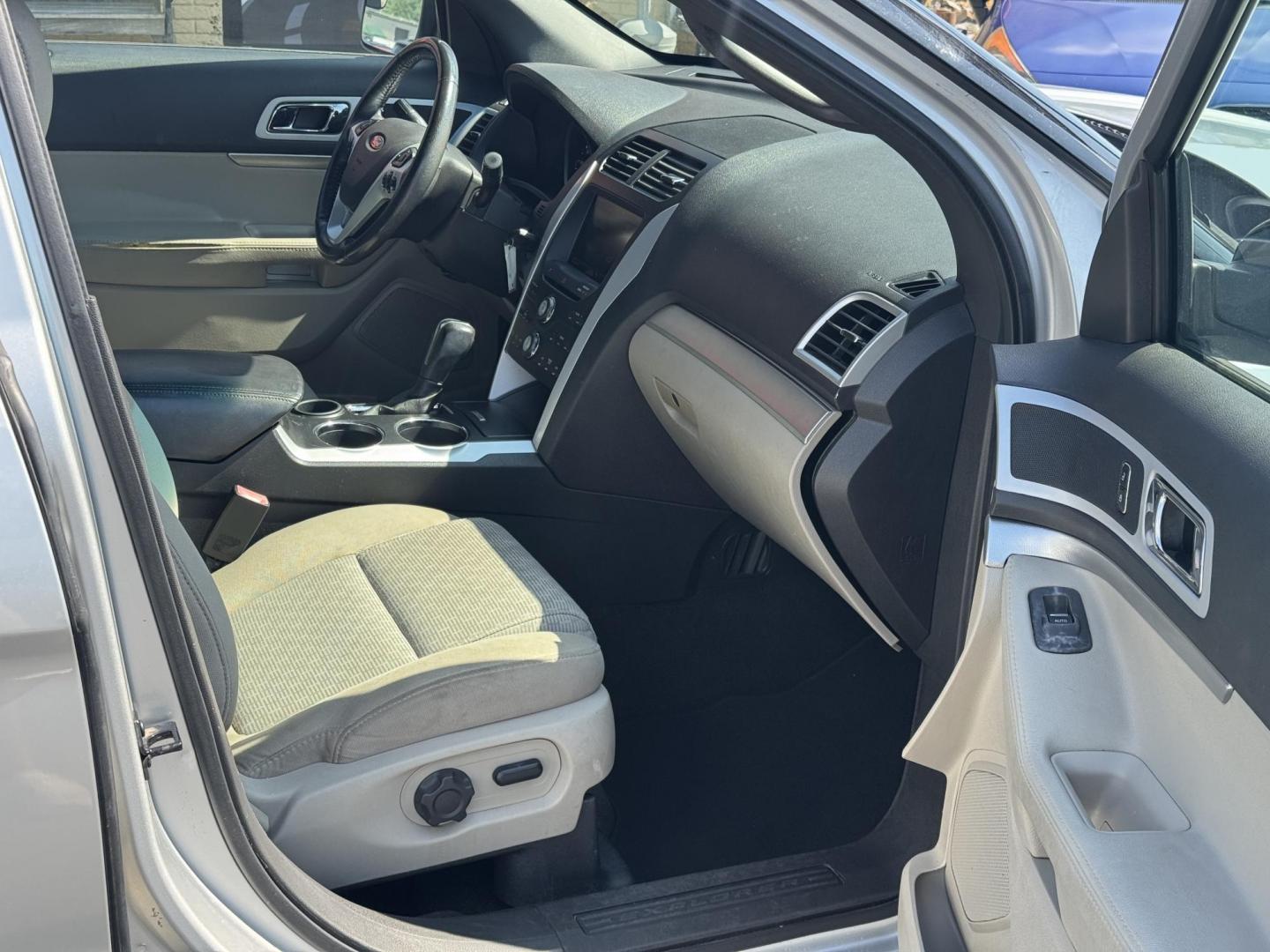 2013 Silver Ford Explorer (1FM5K7D86DG) with an V6, 3.5 Liter engine, Auto, 6-Spd w/SelShft transmission, located at 8008 Warden Rd, Sherwood, AR, 72120, (501) 801-6100, 34.830078, -92.186684 - Photo#7