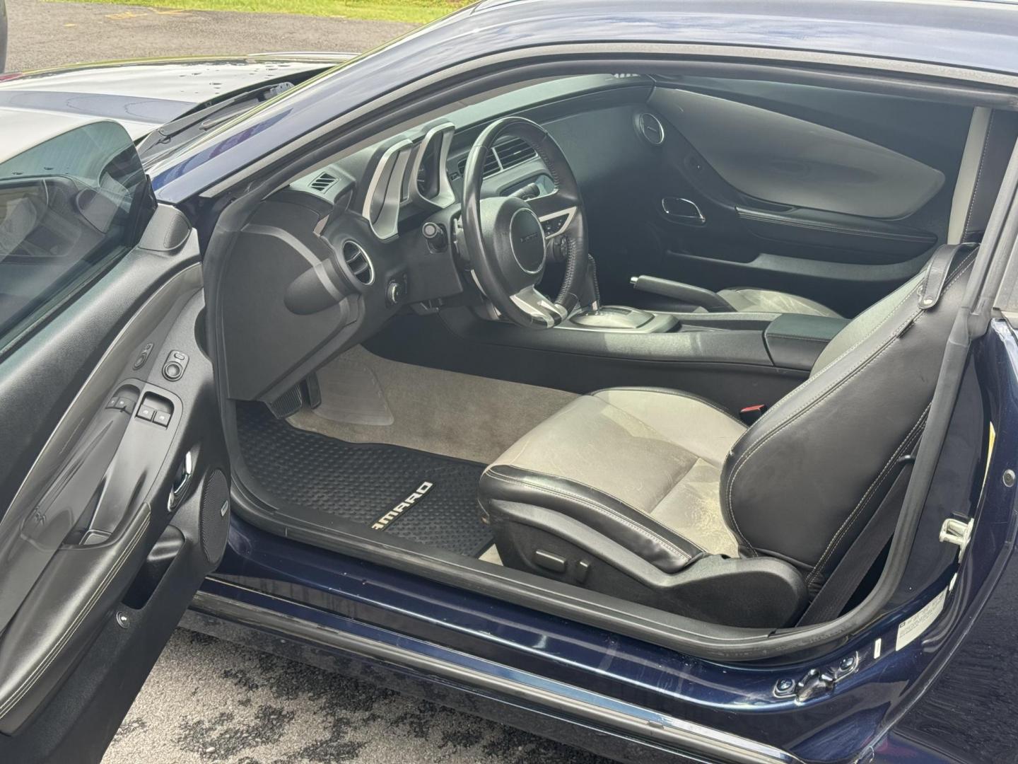 2011 Blue Chevrolet Camaro (2G1FC1ED3B9) with an V6, 3.6 Liter engine, Automatic, 6-Spd w/Overdrive and TAPshift transmission, located at 8008 Warden Rd, Sherwood, AR, 72120, (501) 801-6100, 34.830078, -92.186684 - Photo#9