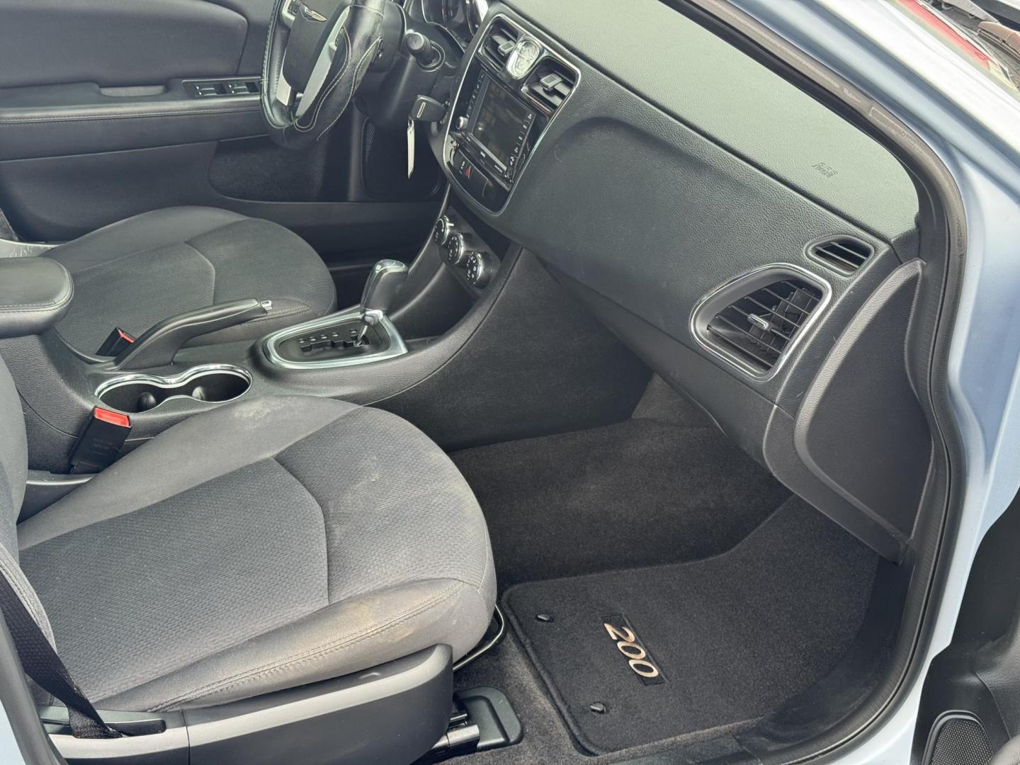 2013 Blue Chrysler 200 (1C3CCBBB2DN) with an 4-Cyl, 2.4 Liter engine, Automatic, 6-Spd w/AutoStick transmission, located at 8008 Warden Rd, Sherwood, AR, 72120, (501) 801-6100, 34.830078, -92.186684 - Photo#8