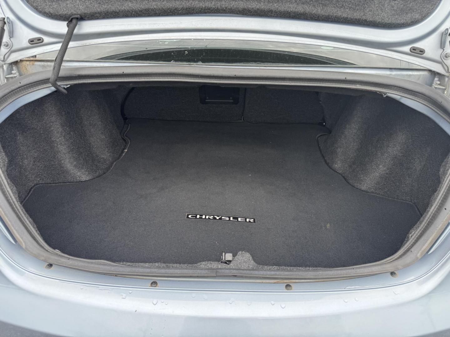 2013 Blue Chrysler 200 (1C3CCBBB2DN) with an 4-Cyl, 2.4 Liter engine, Automatic, 6-Spd w/AutoStick transmission, located at 8008 Warden Rd, Sherwood, AR, 72120, (501) 801-6100, 34.830078, -92.186684 - Photo#10