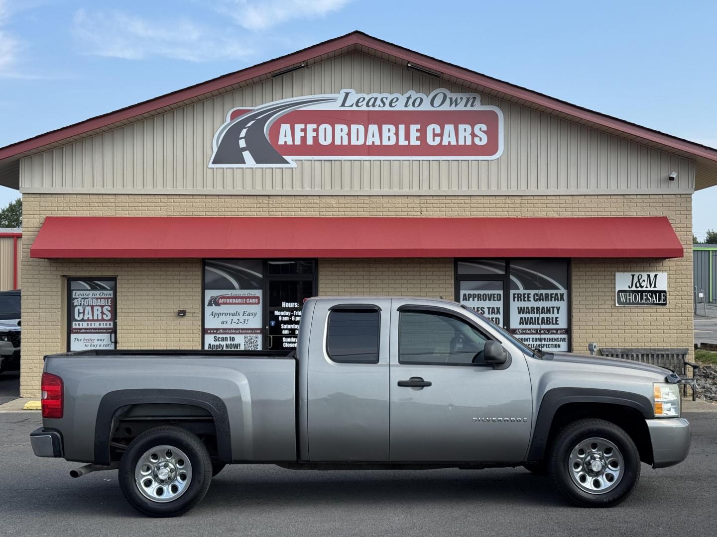 2009 Gray Chevrolet Silverado 1500 Extended Cab (1GCEC19XX9Z) with an V6, 4.3 Liter engine, Automatic, 4-Spd w/Overdrive transmission, located at 8008 Warden Rd, Sherwood, AR, 72120, (501) 801-6100, 34.830078, -92.186684 - Photo#0