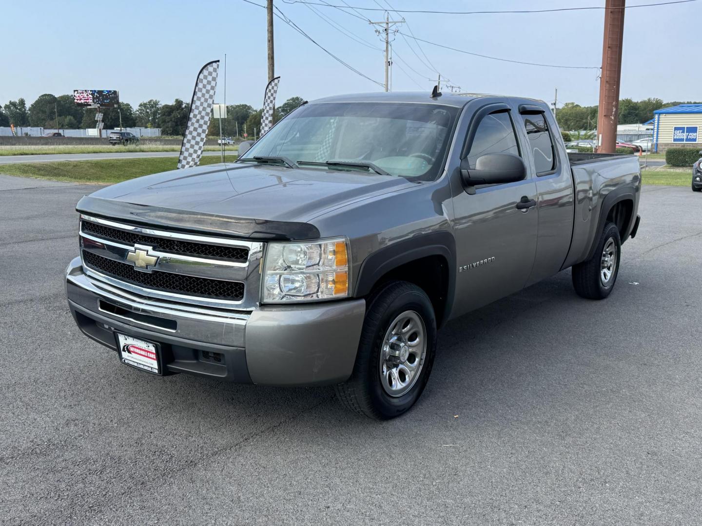 2009 Gray Chevrolet Silverado 1500 Extended Cab (1GCEC19XX9Z) with an V6, 4.3 Liter engine, Automatic, 4-Spd w/Overdrive transmission, located at 8008 Warden Rd, Sherwood, AR, 72120, (501) 801-6100, 34.830078, -92.186684 - Photo#3