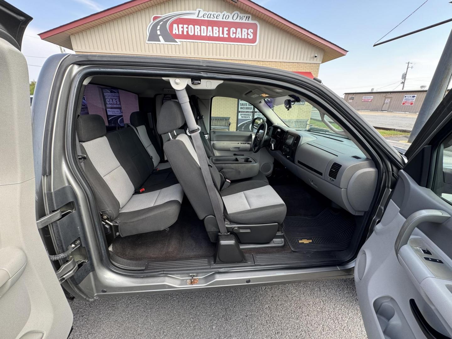 2009 Gray Chevrolet Silverado 1500 Extended Cab (1GCEC19XX9Z) with an V6, 4.3 Liter engine, Automatic, 4-Spd w/Overdrive transmission, located at 8008 Warden Rd, Sherwood, AR, 72120, (501) 801-6100, 34.830078, -92.186684 - Photo#8
