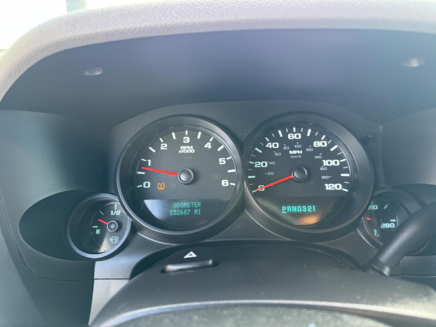 2009 Gray Chevrolet Silverado 1500 Extended Cab (1GCEC19XX9Z) with an V6, 4.3 Liter engine, Automatic, 4-Spd w/Overdrive transmission, located at 8008 Warden Rd, Sherwood, AR, 72120, (501) 801-6100, 34.830078, -92.186684 - Photo#14