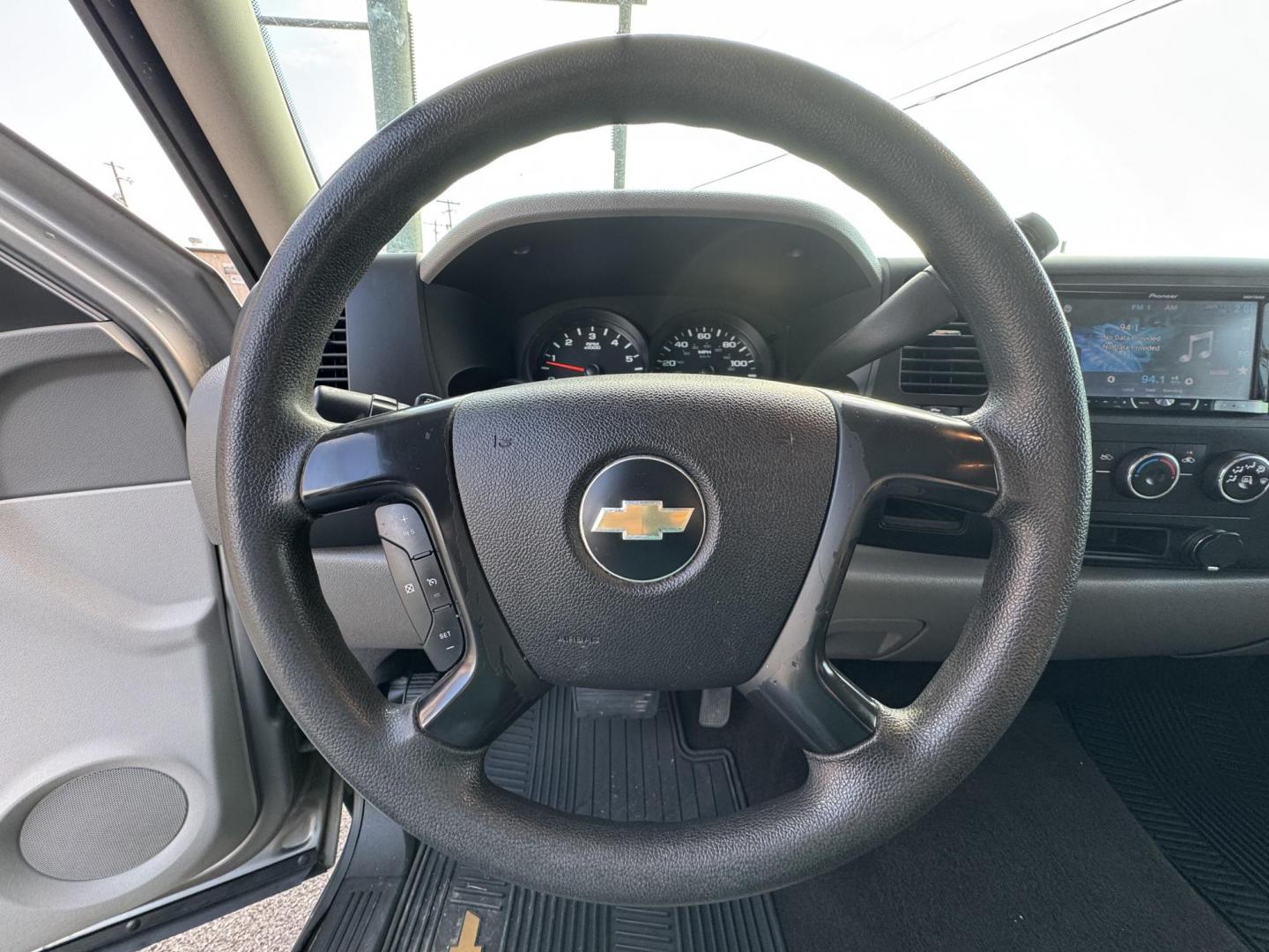 2009 Gray Chevrolet Silverado 1500 Extended Cab (1GCEC19XX9Z) with an V6, 4.3 Liter engine, Automatic, 4-Spd w/Overdrive transmission, located at 8008 Warden Rd, Sherwood, AR, 72120, (501) 801-6100, 34.830078, -92.186684 - Photo#12