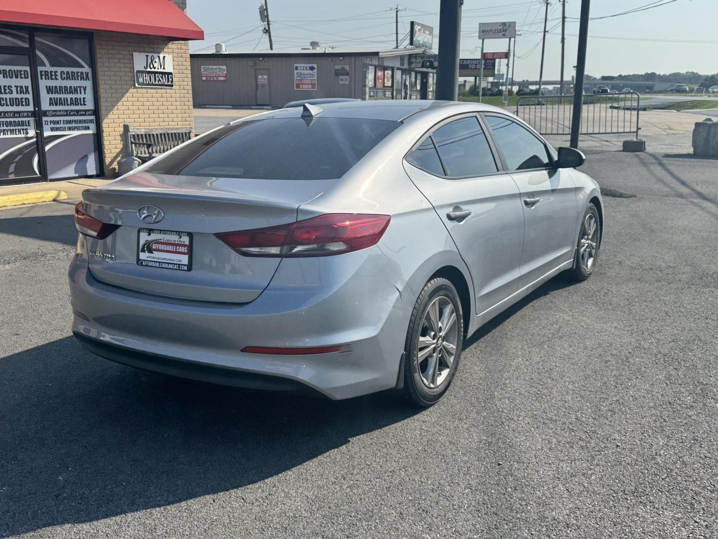 2017 Silver Hyundai Elantra (5NPD84LF3HH) with an 4-Cyl, 2.0 Liter engine, Auto, 6-Spd Shiftronic transmission, located at 8008 Warden Rd, Sherwood, AR, 72120, (501) 801-6100, 34.830078, -92.186684 - Photo#7