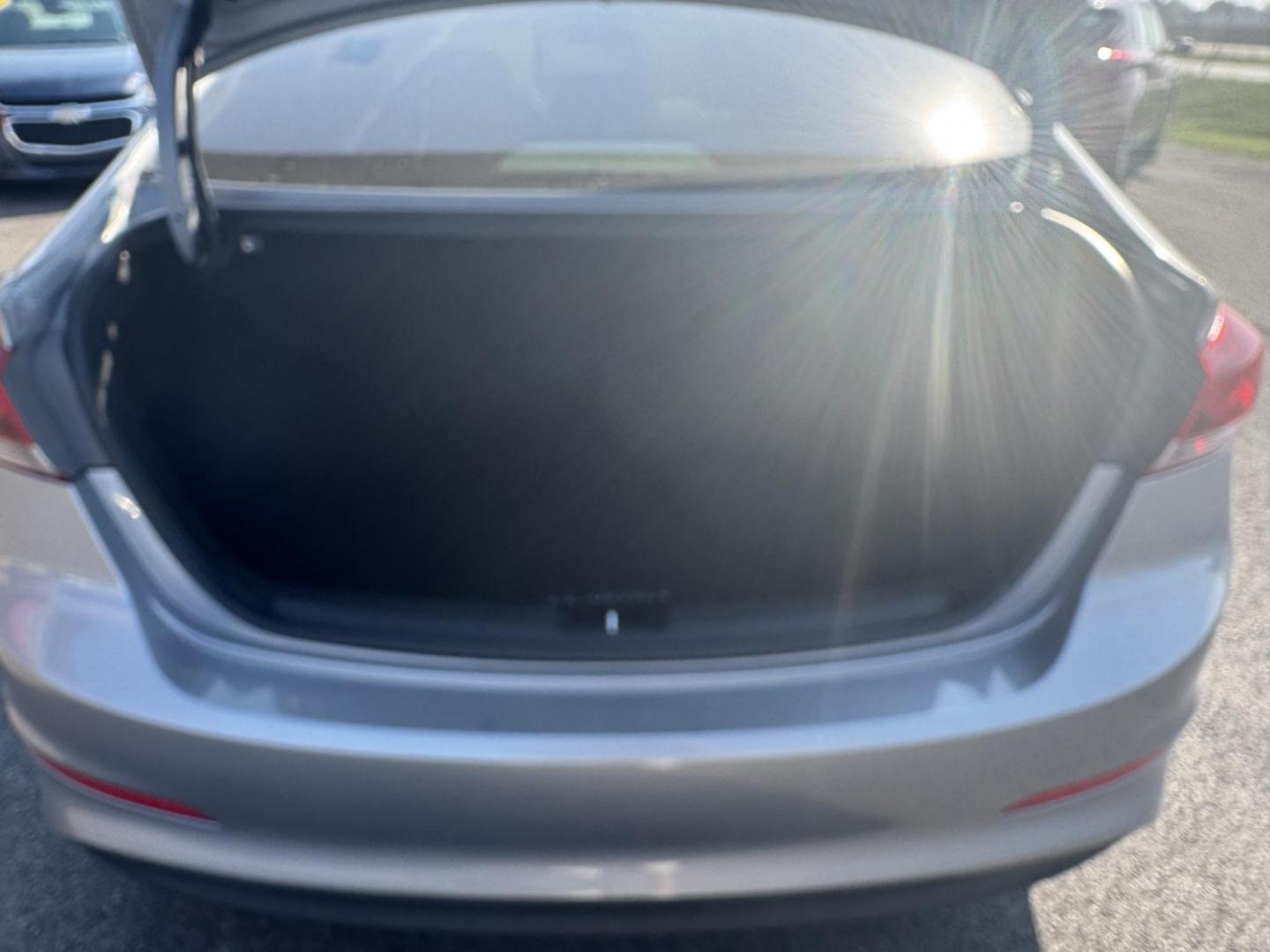 2017 Silver Hyundai Elantra (5NPD84LF3HH) with an 4-Cyl, 2.0 Liter engine, Auto, 6-Spd Shiftronic transmission, located at 8008 Warden Rd, Sherwood, AR, 72120, (501) 801-6100, 34.830078, -92.186684 - Photo#9