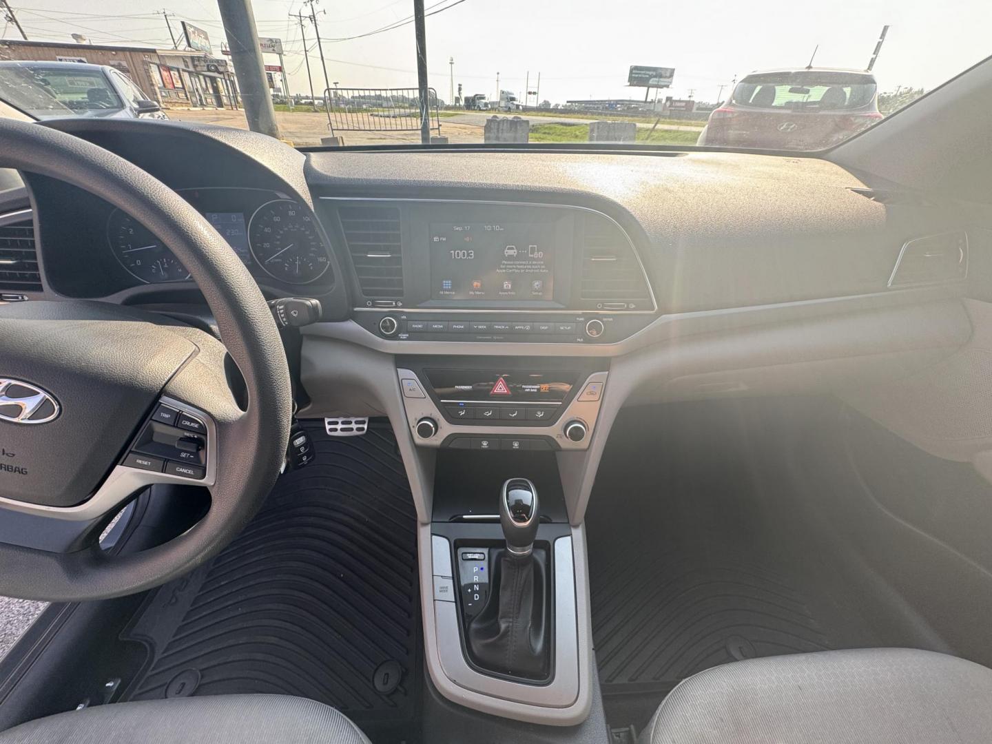 2017 Silver Hyundai Elantra (5NPD84LF3HH) with an 4-Cyl, 2.0 Liter engine, Auto, 6-Spd Shiftronic transmission, located at 8008 Warden Rd, Sherwood, AR, 72120, (501) 801-6100, 34.830078, -92.186684 - Photo#17