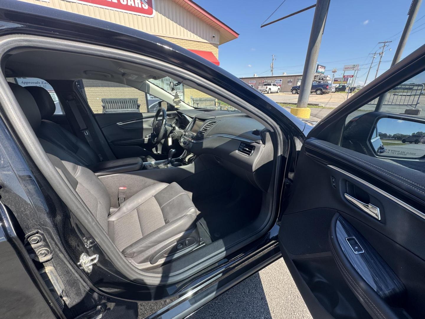 2017 Black Chevrolet Impala (1G1105S34HU) with an V6, 3.6 Liter engine, Auto, 6-Spd Overdrive transmission, located at 8008 Warden Rd, Sherwood, AR, 72120, (501) 801-6100, 34.830078, -92.186684 - Photo#8