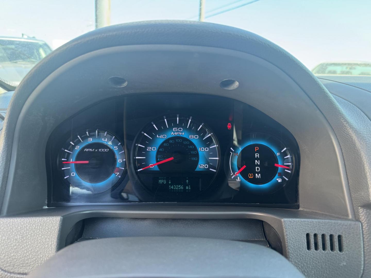 2012 White Ford Fusion (3FAHP0JG5CR) with an 4-Cyl, 2.5 Liter engine, Automatic, 6-Spd w/SelectShift transmission, located at 8008 Warden Rd, Sherwood, AR, 72120, (501) 801-6100, 34.830078, -92.186684 - Photo#18