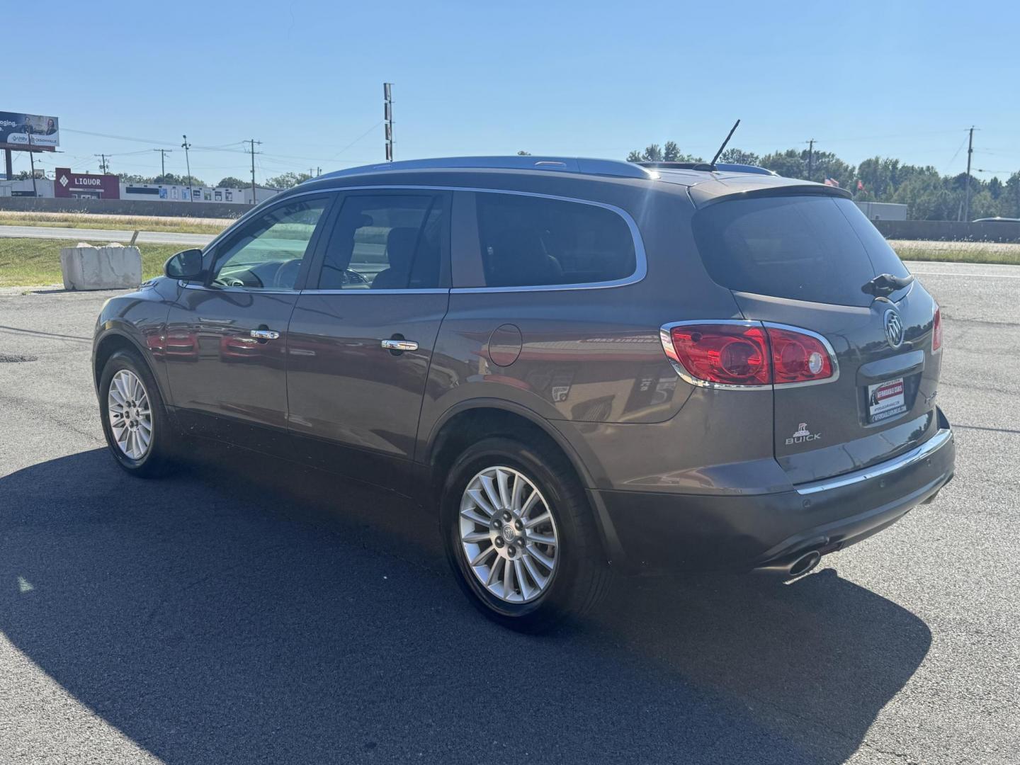 2012 Brown Buick Enclave (5GAKRCED9CJ) with an V6, 3.6 Liter engine, Auto, 6-Spd Overdrive transmission, located at 8008 Warden Rd, Sherwood, AR, 72120, (501) 801-6100, 34.830078, -92.186684 - Photo#5