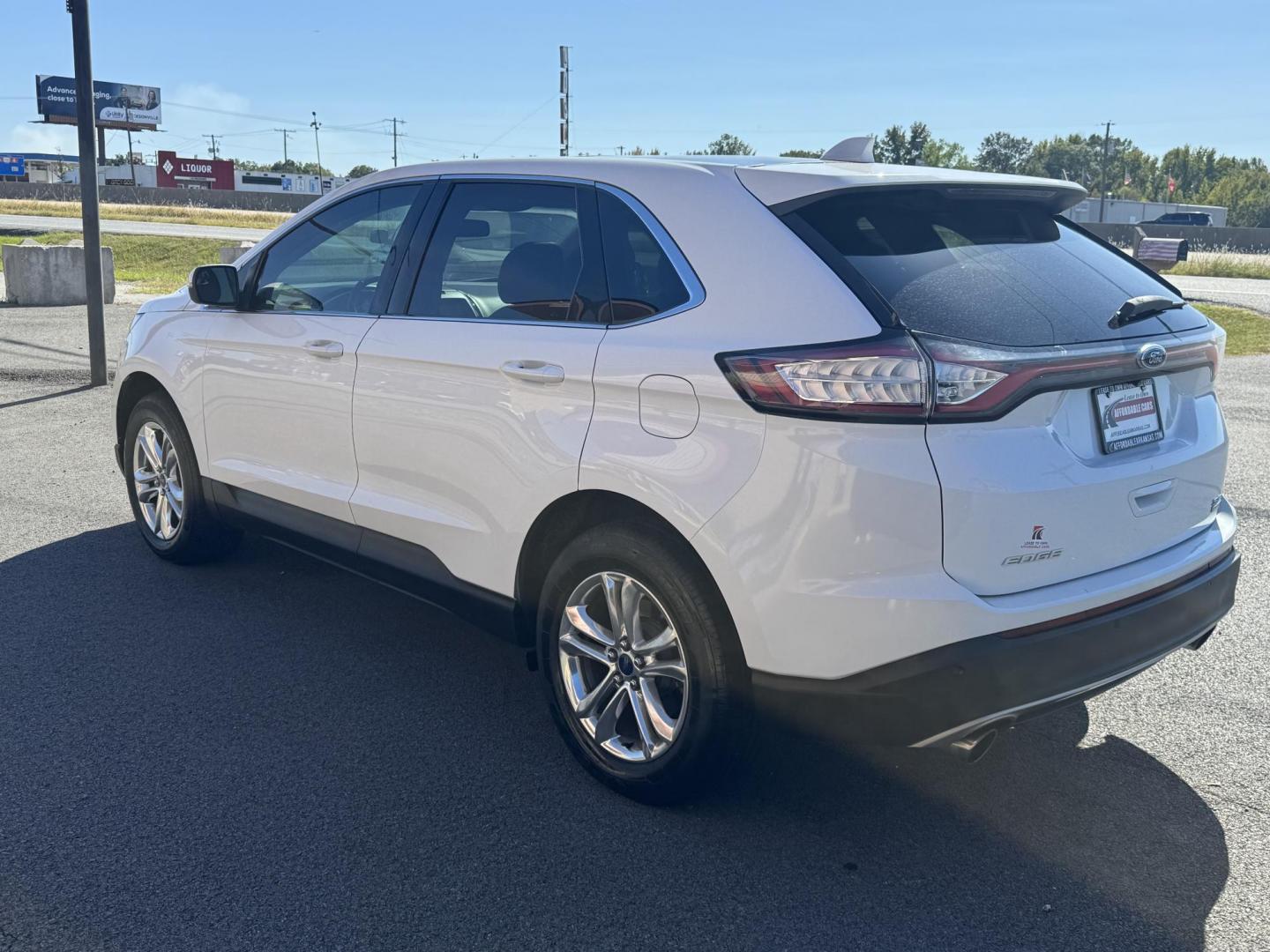 2016 White Ford Edge (2FMPK3J94GB) with an 4-Cyl EcoBoost 2.0L engine, Auto, 6-Spd SelShft transmission, located at 8008 Warden Rd, Sherwood, AR, 72120, (501) 801-6100, 34.830078, -92.186684 - Photo#5