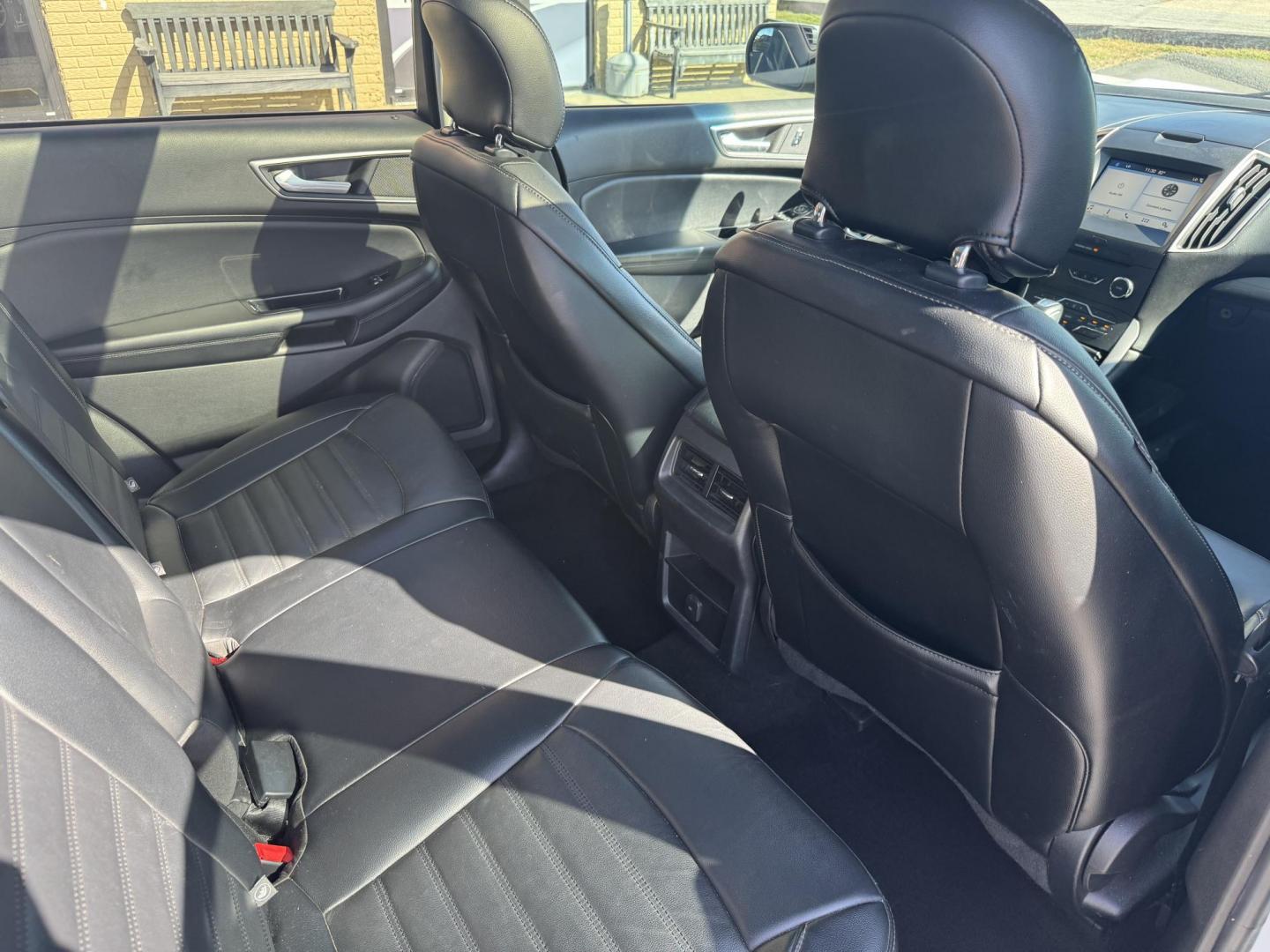 2016 White Ford Edge (2FMPK3J94GB) with an 4-Cyl EcoBoost 2.0L engine, Auto, 6-Spd SelShft transmission, located at 8008 Warden Rd, Sherwood, AR, 72120, (501) 801-6100, 34.830078, -92.186684 - Photo#9