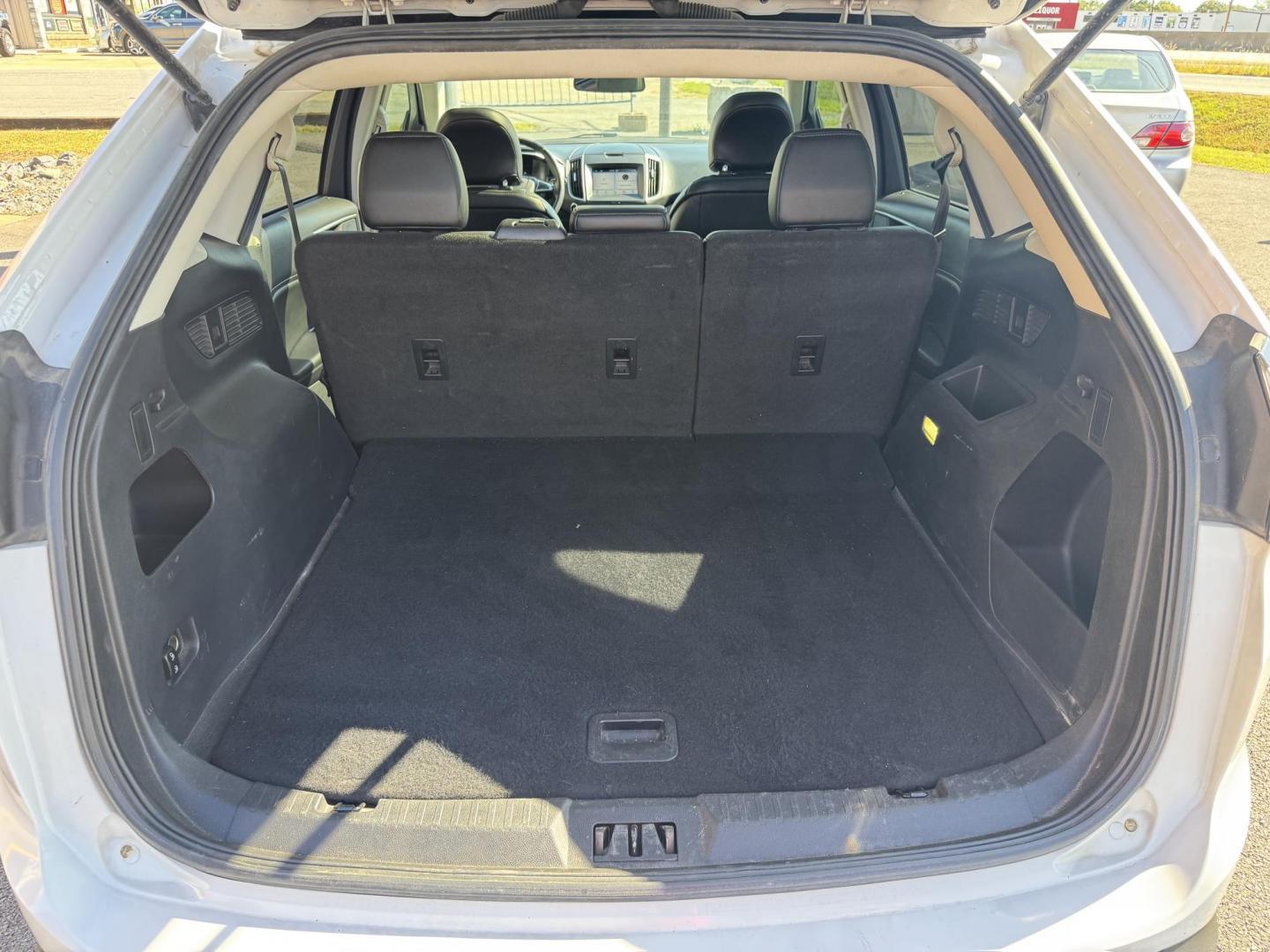 2016 White Ford Edge (2FMPK3J94GB) with an 4-Cyl EcoBoost 2.0L engine, Auto, 6-Spd SelShft transmission, located at 8008 Warden Rd, Sherwood, AR, 72120, (501) 801-6100, 34.830078, -92.186684 - Photo#10