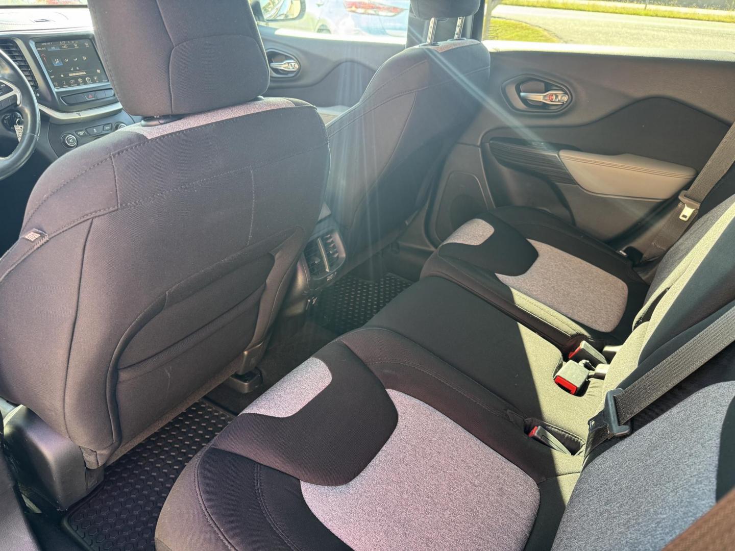 2014 Black Jeep Cherokee (1C4PJMCS1EW) with an V6, 3.2 Liter engine, Automatic, 9-Spd transmission, located at 8008 Warden Rd, Sherwood, AR, 72120, (501) 801-6100, 34.830078, -92.186684 - Photo#9