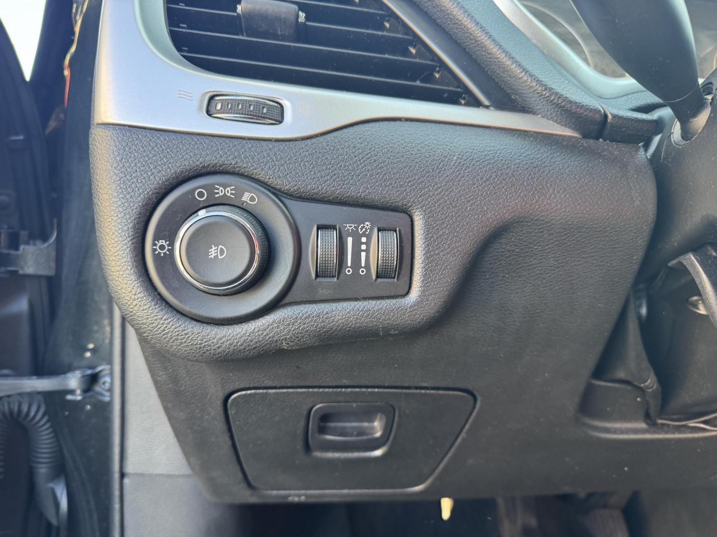 2014 Black Jeep Cherokee (1C4PJMCS1EW) with an V6, 3.2 Liter engine, Automatic, 9-Spd transmission, located at 8008 Warden Rd, Sherwood, AR, 72120, (501) 801-6100, 34.830078, -92.186684 - Photo#11