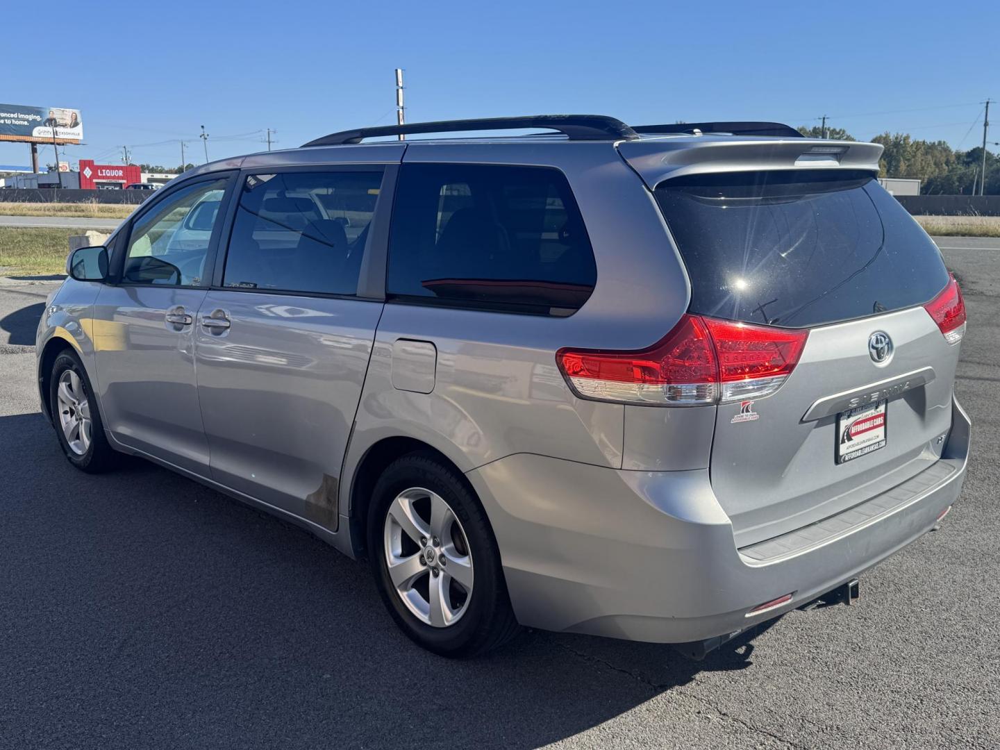 2014 Blue Toyota Sienna (5TDKK3DC0ES) with an V6, 3.5 Liter engine, Automatic, 6-Spd transmission, located at 8008 Warden Rd, Sherwood, AR, 72120, (501) 801-6100, 34.830078, -92.186684 - Photo#5