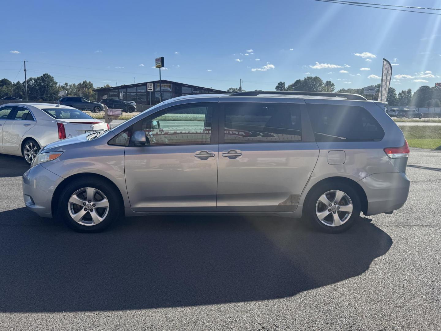 2014 Blue Toyota Sienna (5TDKK3DC0ES) with an V6, 3.5 Liter engine, Automatic, 6-Spd transmission, located at 8008 Warden Rd, Sherwood, AR, 72120, (501) 801-6100, 34.830078, -92.186684 - Photo#4