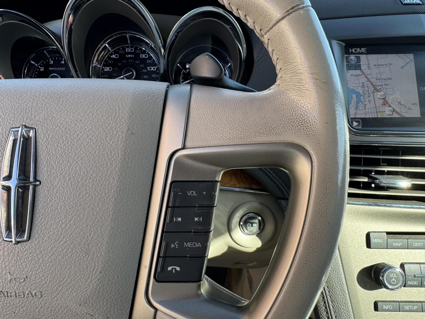 2011 Silver Lincoln MKT (2LMHJ5AR6BB) with an V6, 3.7 Liter engine, Automatic, 6-Spd w/SelectShift transmission, located at 8008 Warden Rd, Sherwood, AR, 72120, (501) 801-6100, 34.830078, -92.186684 - Photo#19