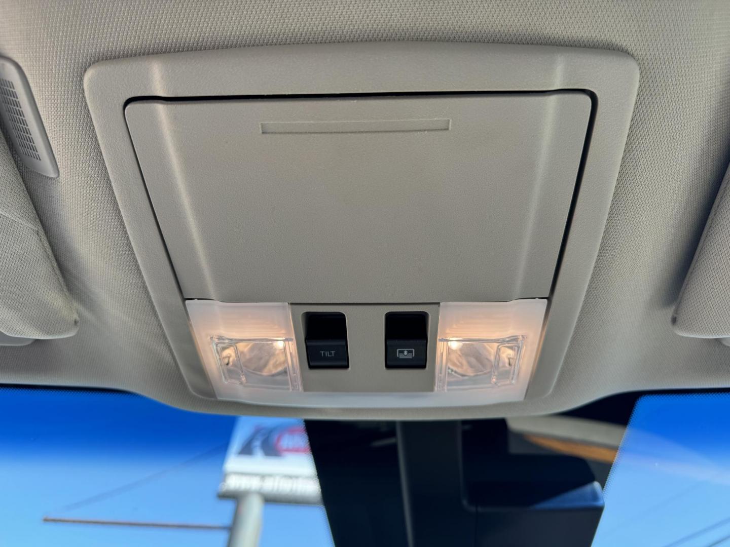 2011 Silver Lincoln MKT (2LMHJ5AR6BB) with an V6, 3.7 Liter engine, Automatic, 6-Spd w/SelectShift transmission, located at 8008 Warden Rd, Sherwood, AR, 72120, (501) 801-6100, 34.830078, -92.186684 - Photo#22