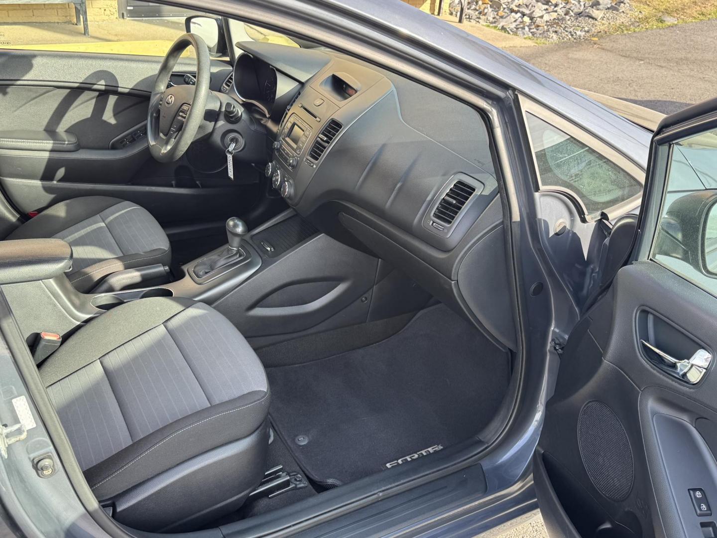 2016 Blue Kia Forte5 (KNAFK5A85G5) with an 4-Cyl, GDI, 2.0 Liter engine, Auto, 6-Spd w/Sportmatic and Active ECO System transmission, located at 8008 Warden Rd, Sherwood, AR, 72120, (501) 801-6100, 34.830078, -92.186684 - Photo#8