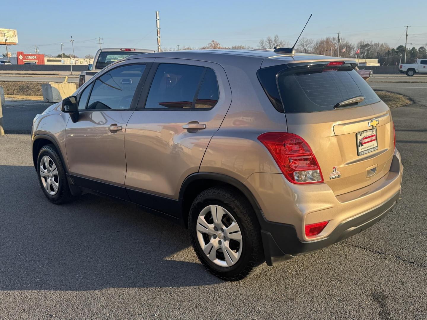 2018 Brown Chevrolet Trax (3GNCJKSB4JL) with an 4-Cyl, ECOTEC Turbo, 1.4L engine, Automatic, 6-Spd transmission, located at 8008 Warden Rd, Sherwood, AR, 72120, (501) 801-6100, 34.830078, -92.186684 - Photo#5
